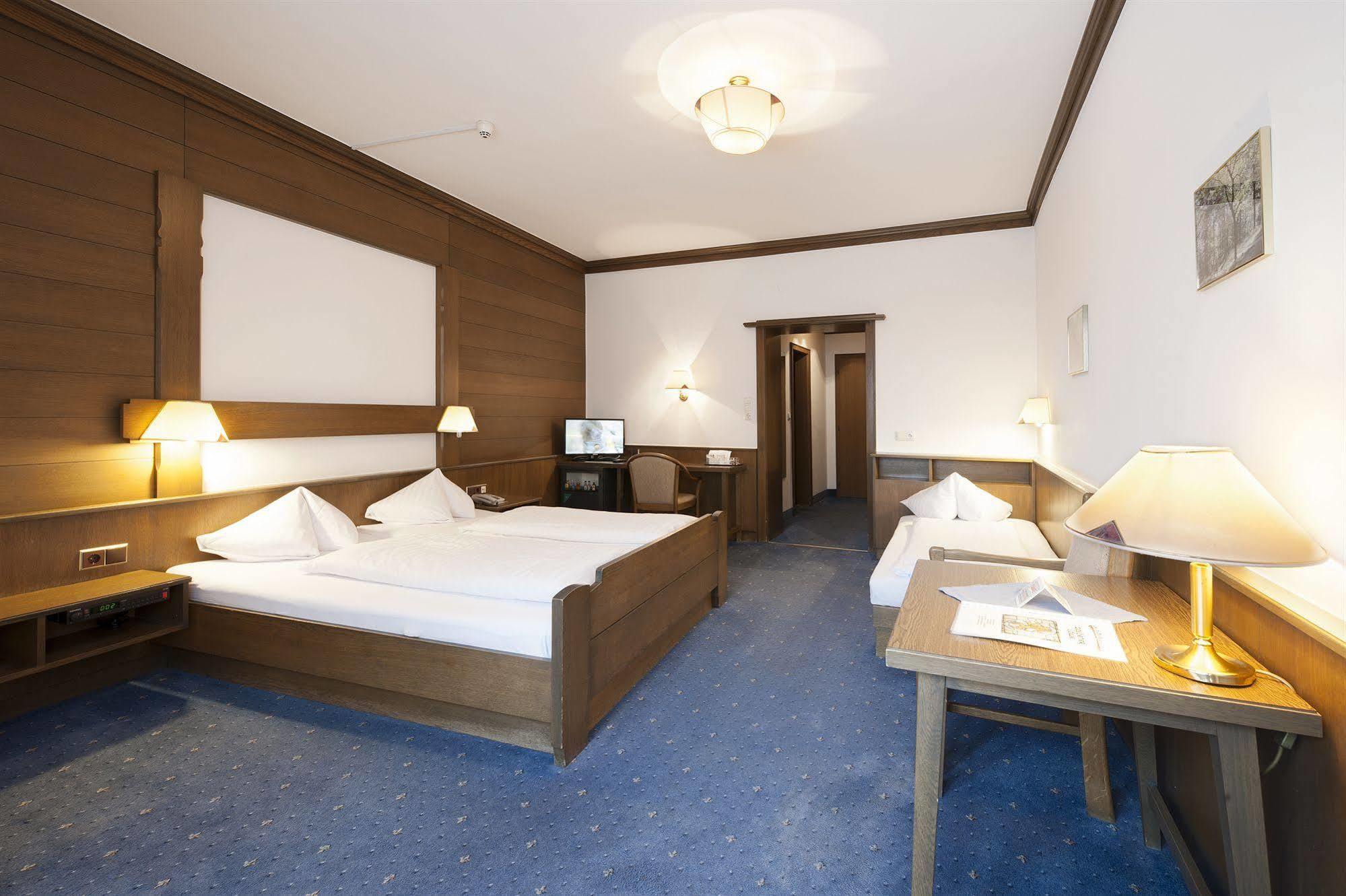 Hotel Goldener Löwe Kufstein Exteriör bild