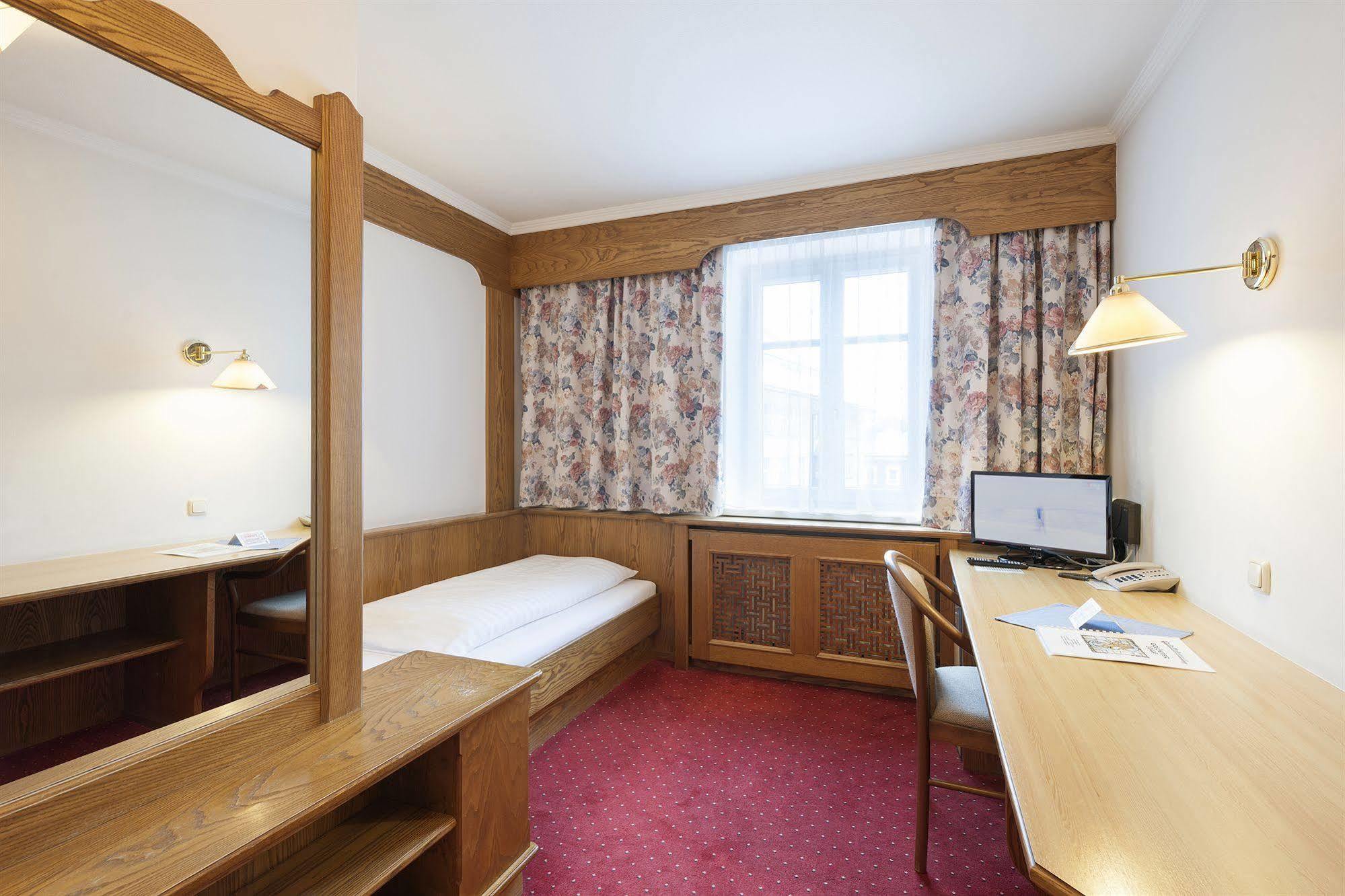 Hotel Goldener Löwe Kufstein Exteriör bild