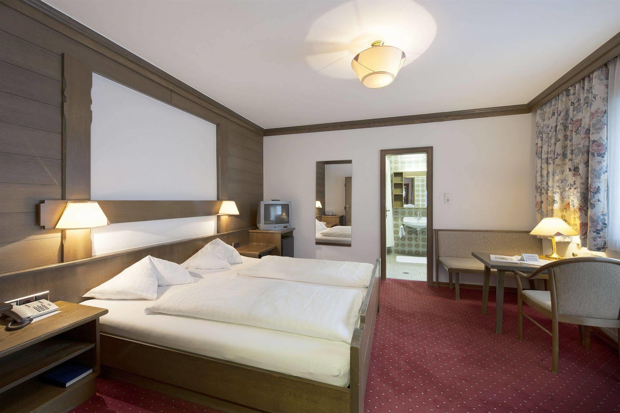 Hotel Goldener Löwe Kufstein Exteriör bild