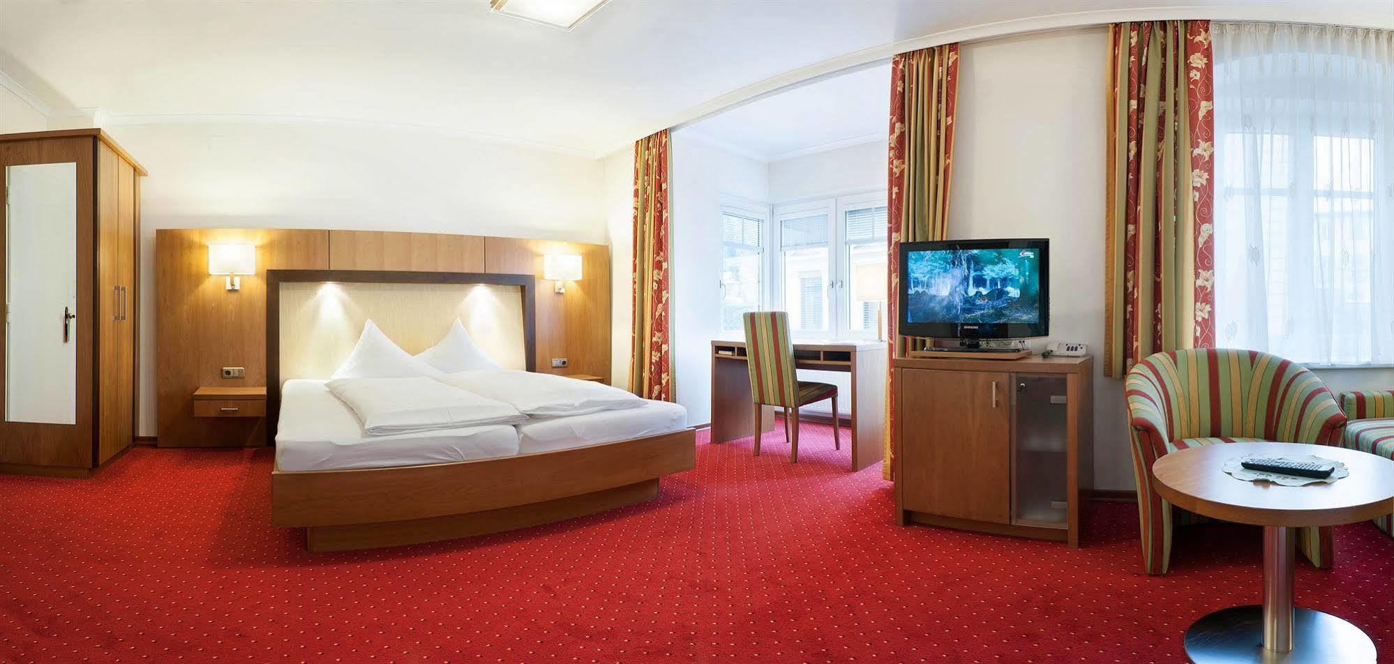 Hotel Goldener Löwe Kufstein Exteriör bild