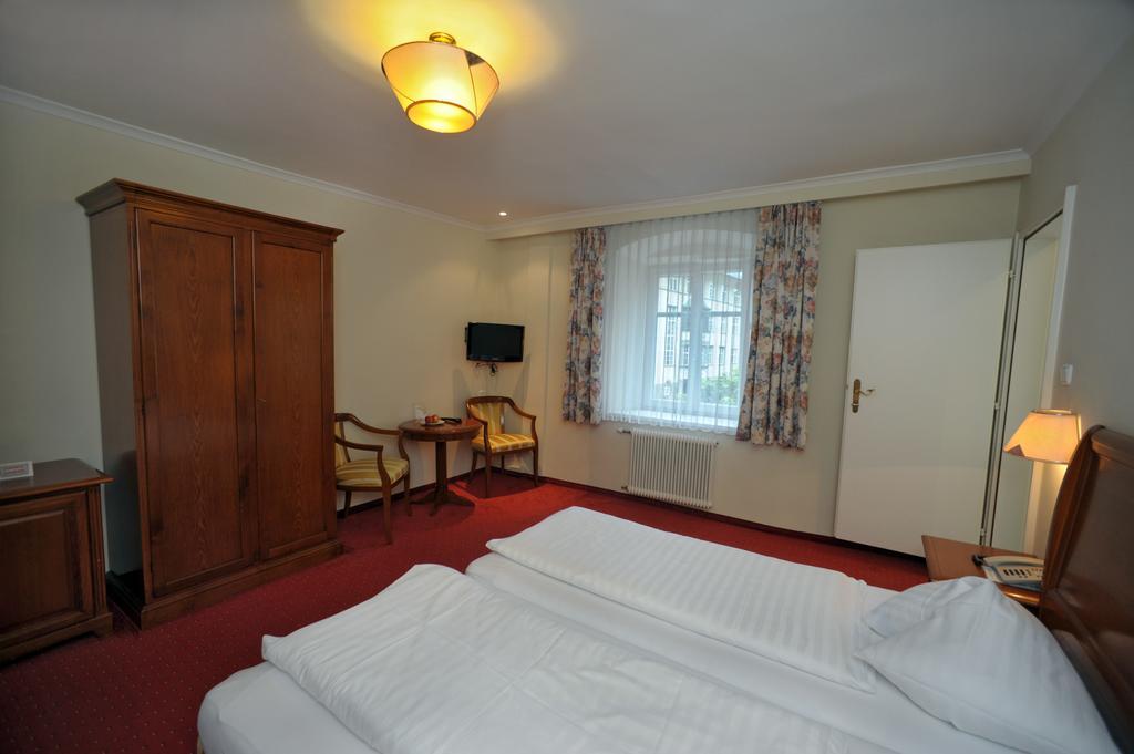 Hotel Goldener Löwe Kufstein Rum bild