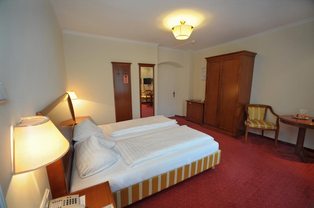 Hotel Goldener Löwe Kufstein Rum bild